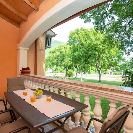 Guest house Marica Plomin