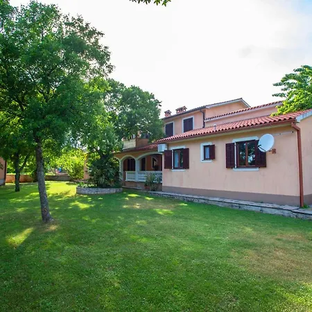 Guest house Marica Plomin