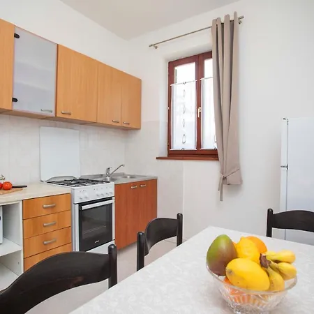 Marica Guest house Plomin