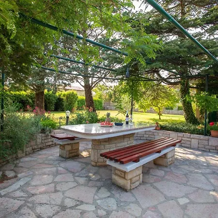 Marica Guest house *
