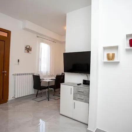 Marica Guest house *